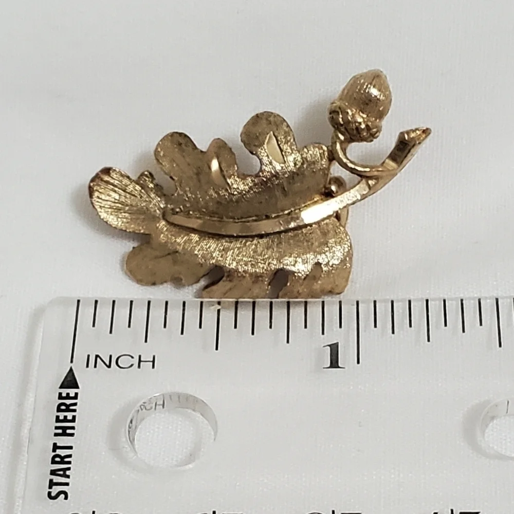 Vintage Signed Mamselle Gold Tone Acorn And Leaf Brooch